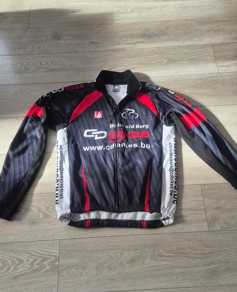 Thermo vest en 2 truitjes 1 met korte mouwen en 1 met lange., Ophalen, L