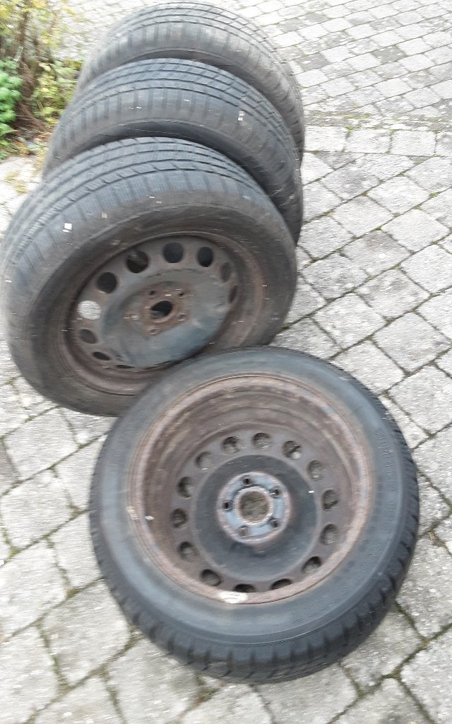 4 Jantes avec Pneus hiver Pirelli, Autos : Pièces & Accessoires, Pneus hiver, 16 pouces, Véhicule de tourisme, 205 mm