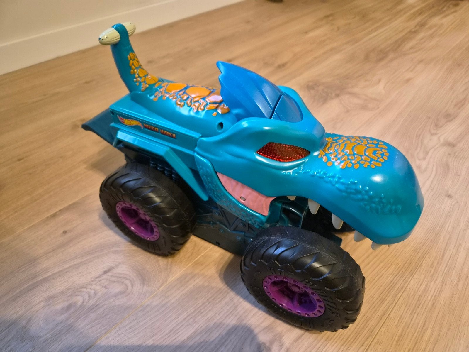 Hot Wheels Monster Trucks Car Chompin' Mega Wrex, Kinderen en Baby's, Speelgoed |Speelgoedvoertuigen, Ophalen, Gebruikt
