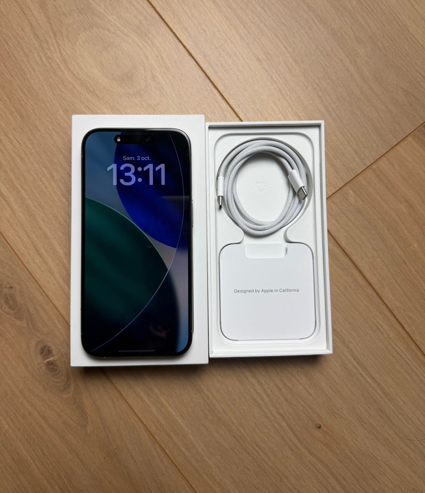Iphone 15 Pro 128 Go Titane – Très bon état + accessoires, Télécoms, Enlèvement, Comme neuf, IPhone 15
