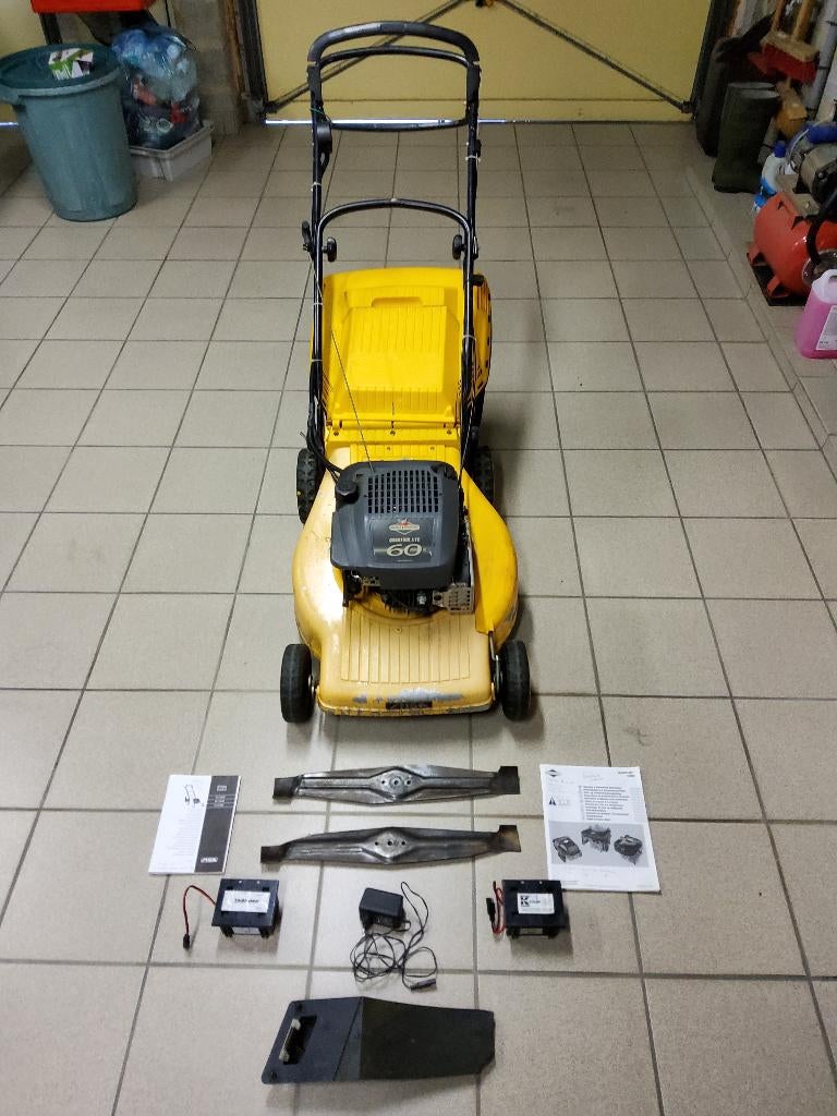 TONDEUSE  STIGA 55 COMBI  AVEC  DEMARREUR  ELECTRIQUE, Ophalen, Opvangbak
