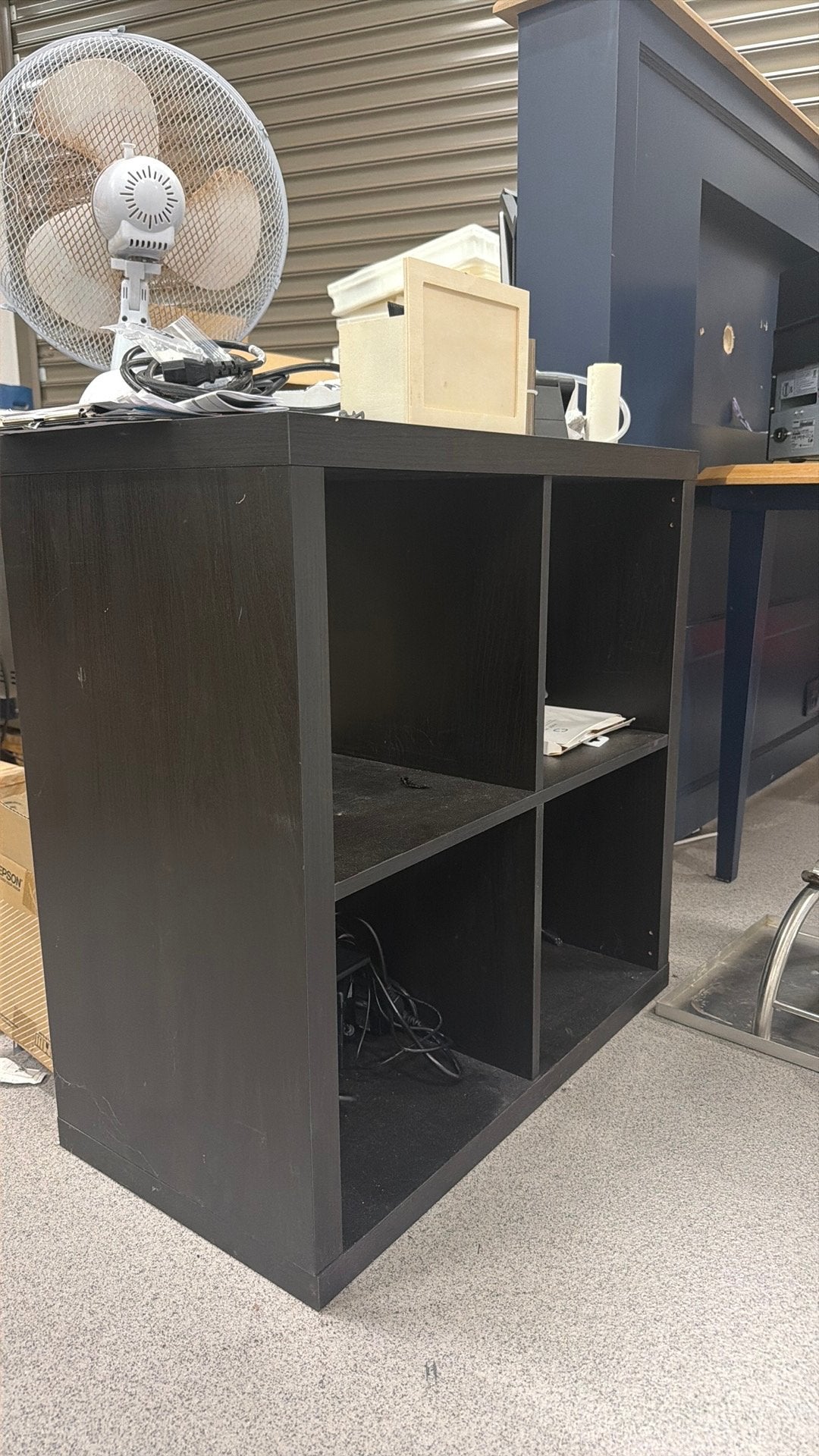 Étagère Ikea noir, Maison & Meubles, Accessoires pour la Maison | Étagères, Enlèvement, Comme neuf