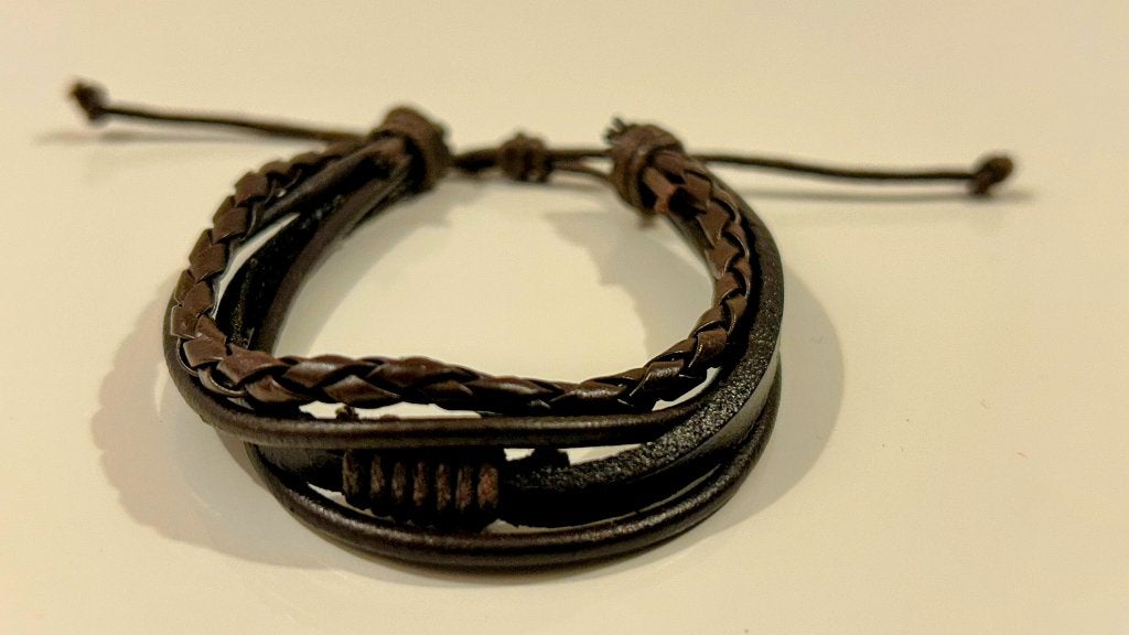 Donkerbruine-zwarte lederen armband, Bijoux, Sacs & Beauté, Enlèvement ou Envoi, Neuf, Cuir