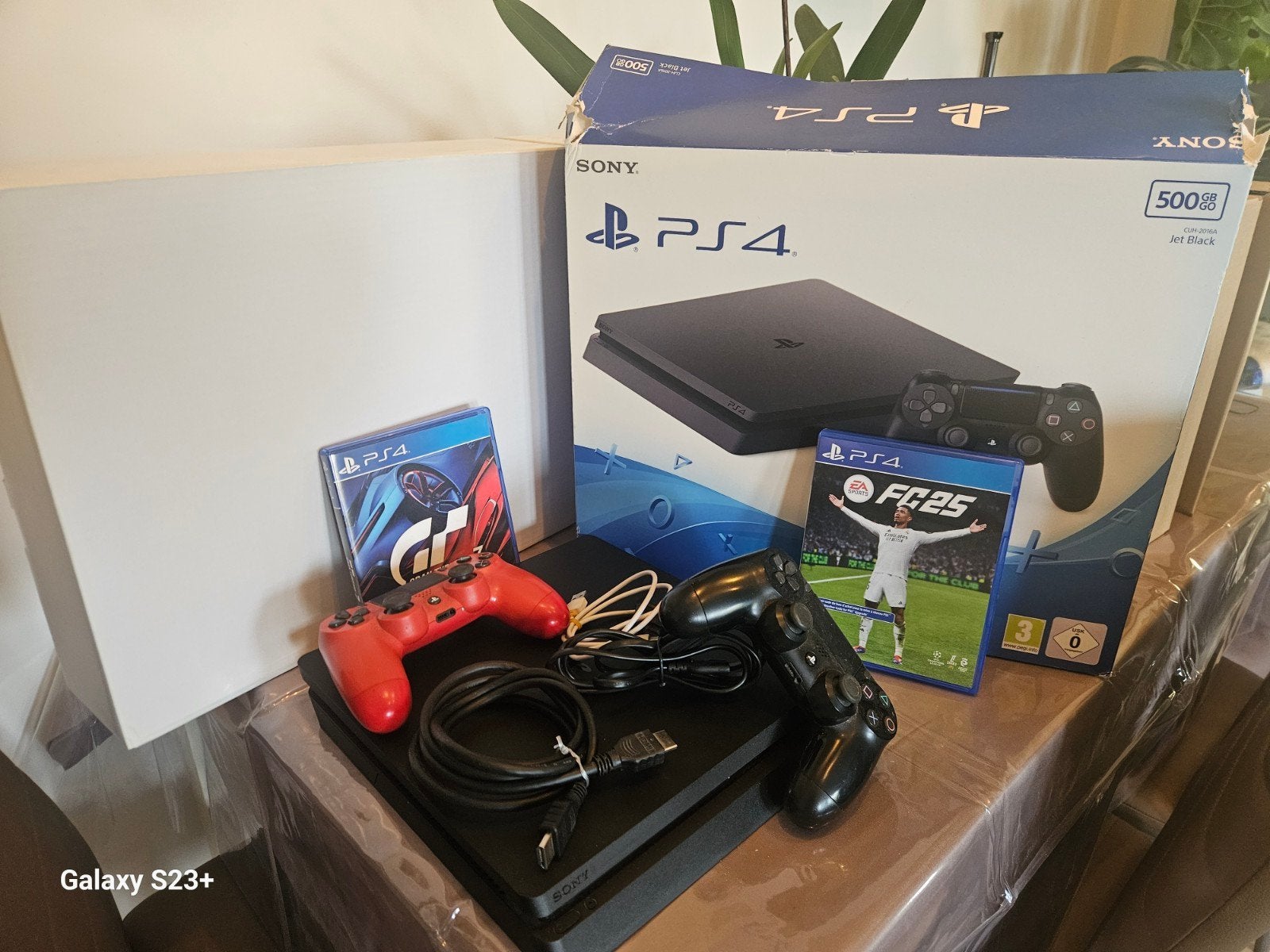 PS4 +2 manettes + 2 jeux, Enlèvement ou Envoi