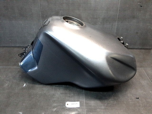 ST4S 1998 - 2006 Ducati Benzinetank D1-61366, Motoren