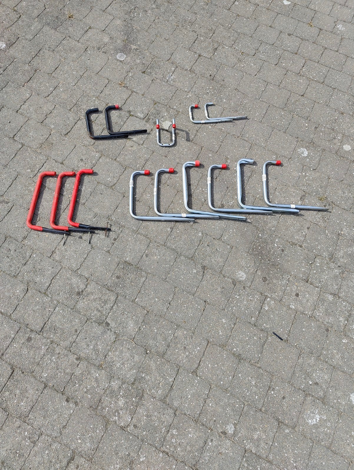 muurhaken 2€ per stuk, Ophalen, Gebruikt