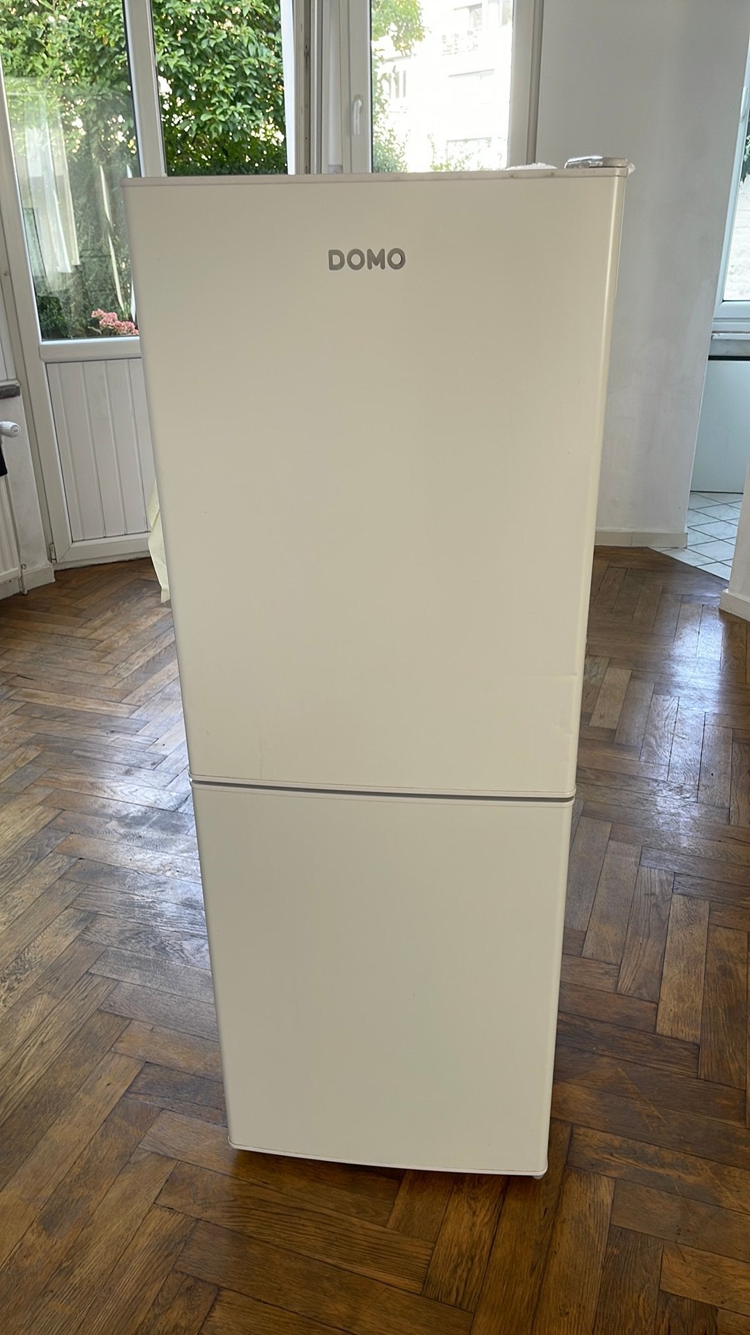 Frigo DOMO 160x50, Classe énergétique A ou plus économe, Avec compartiment congélateur, Comme neuf, 45 à 60 cm