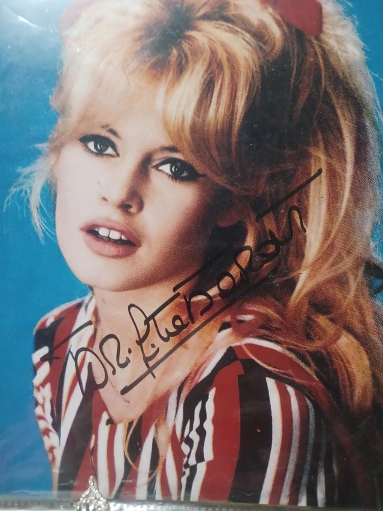 Brigitte Bardot met  originele handtekening, Cd's en Dvd's, Dvd's | Klassiekers, Ophalen of Verzenden