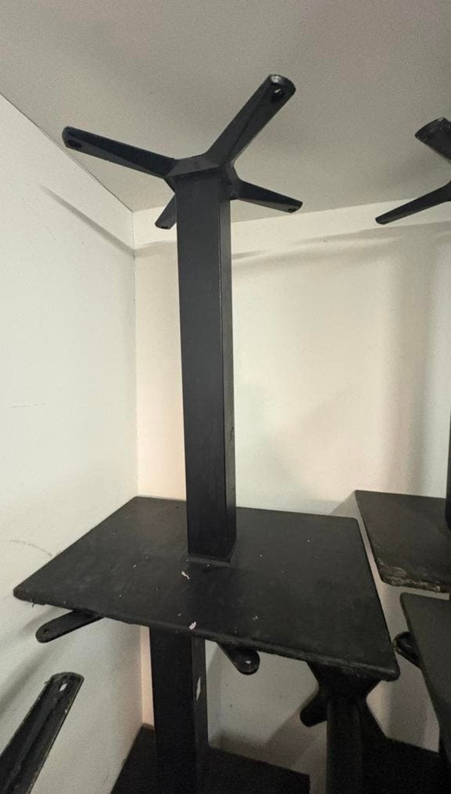 Pied de table, Maison & Meubles, Enlèvement ou Envoi, Comme neuf, Métal, Pied de table