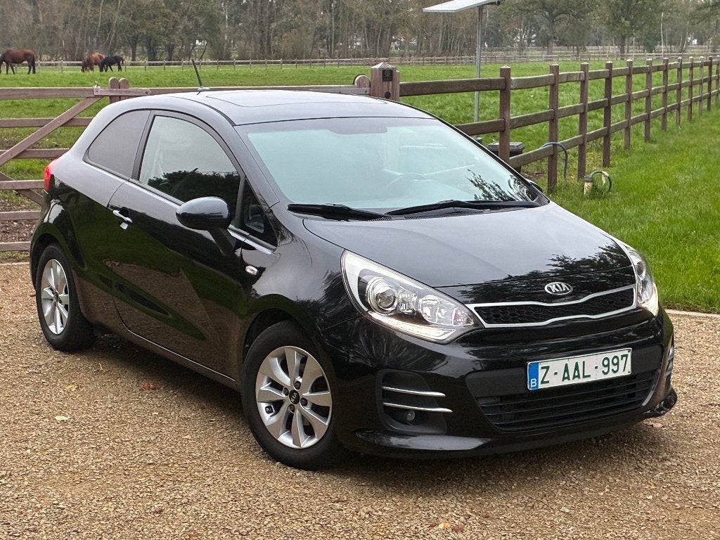Kia Rio 1.2 benzine. Zeer mooie staat, vele opties!, Auto's, Voorwielaandrijving, Dealer onderhouden, Stof, https://public.car-pass.be/vhr/c8494fdb-5cd1-4842-9cb0-1f98f84dae3d