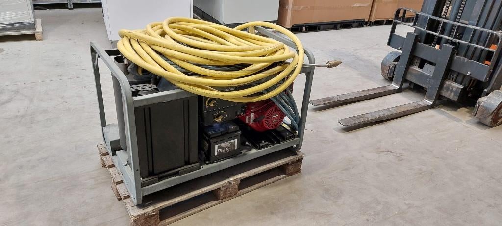 Hogedrukreiniger Karcher met benzinemotor, Jardin & Terrasse, Nettoyeurs haute pression, Enlèvement, Utilisé, KARCHER, Avec pression d'eau réglable