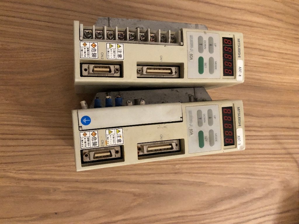 À vendre : 2 x Mitsubishi Ac Servo modèle MR-J60A, Enlèvement ou Envoi, Utilisé