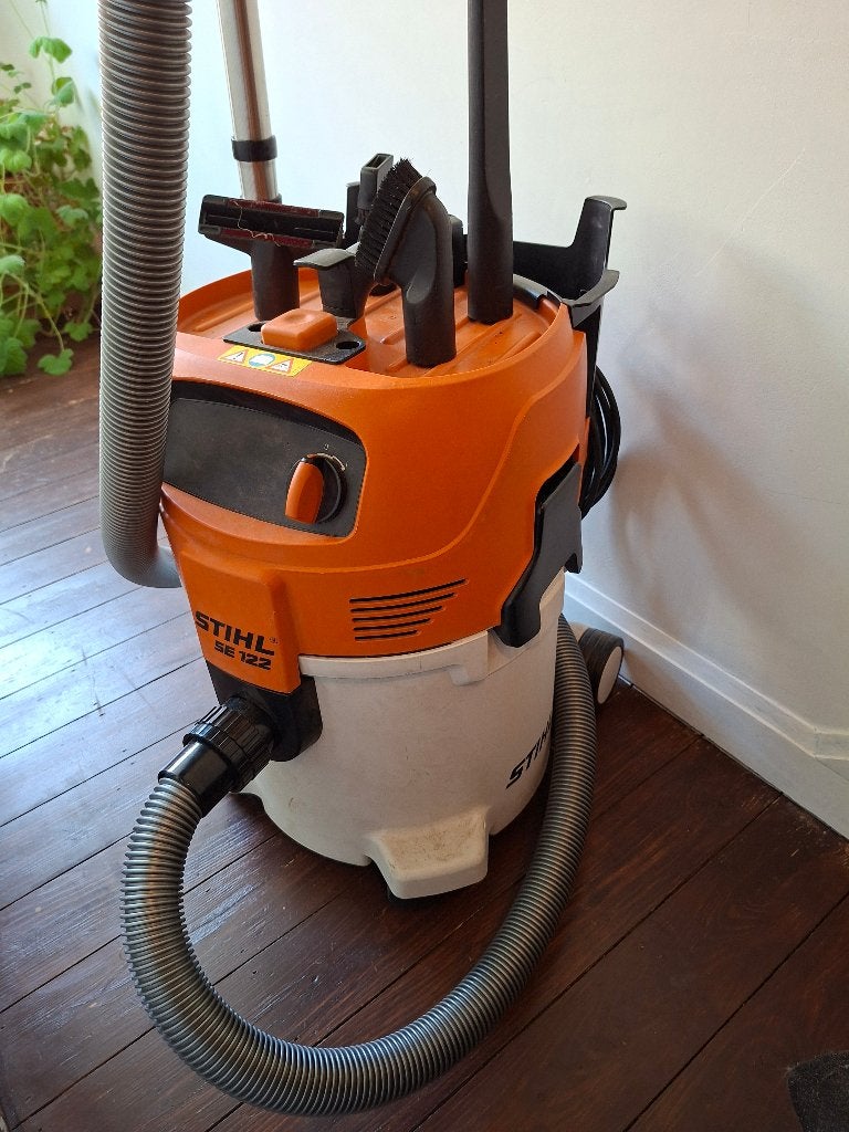 Aspirateur de Chantier STILH SE-122 E, Enlèvement, Utilisé, 1200 à 1600 watts, Autres marques