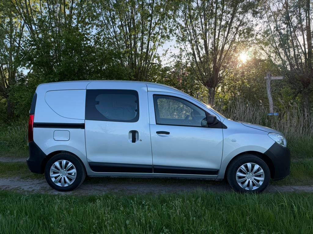 Dacia Dokker Minicamper 2017 1.6 Benzine | Airco, Buscamper of Camperbus, Tot en met 2, Bedrijf, Handgeschakeld