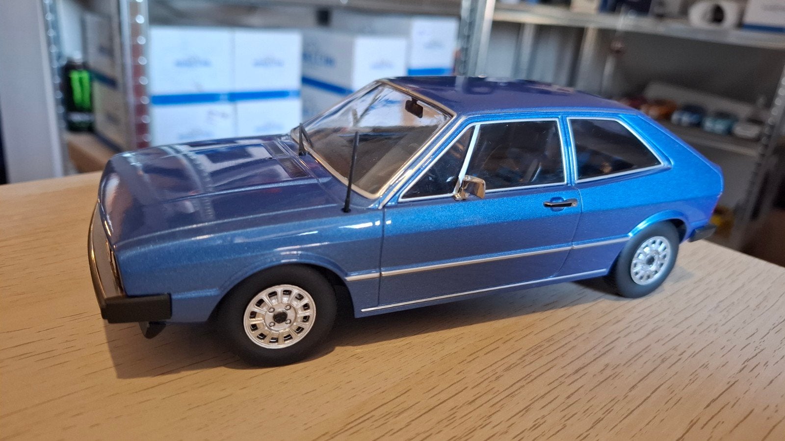 voiture miniature 1 18, Enlèvement ou Envoi, Comme neuf, Voiture, Autres marques