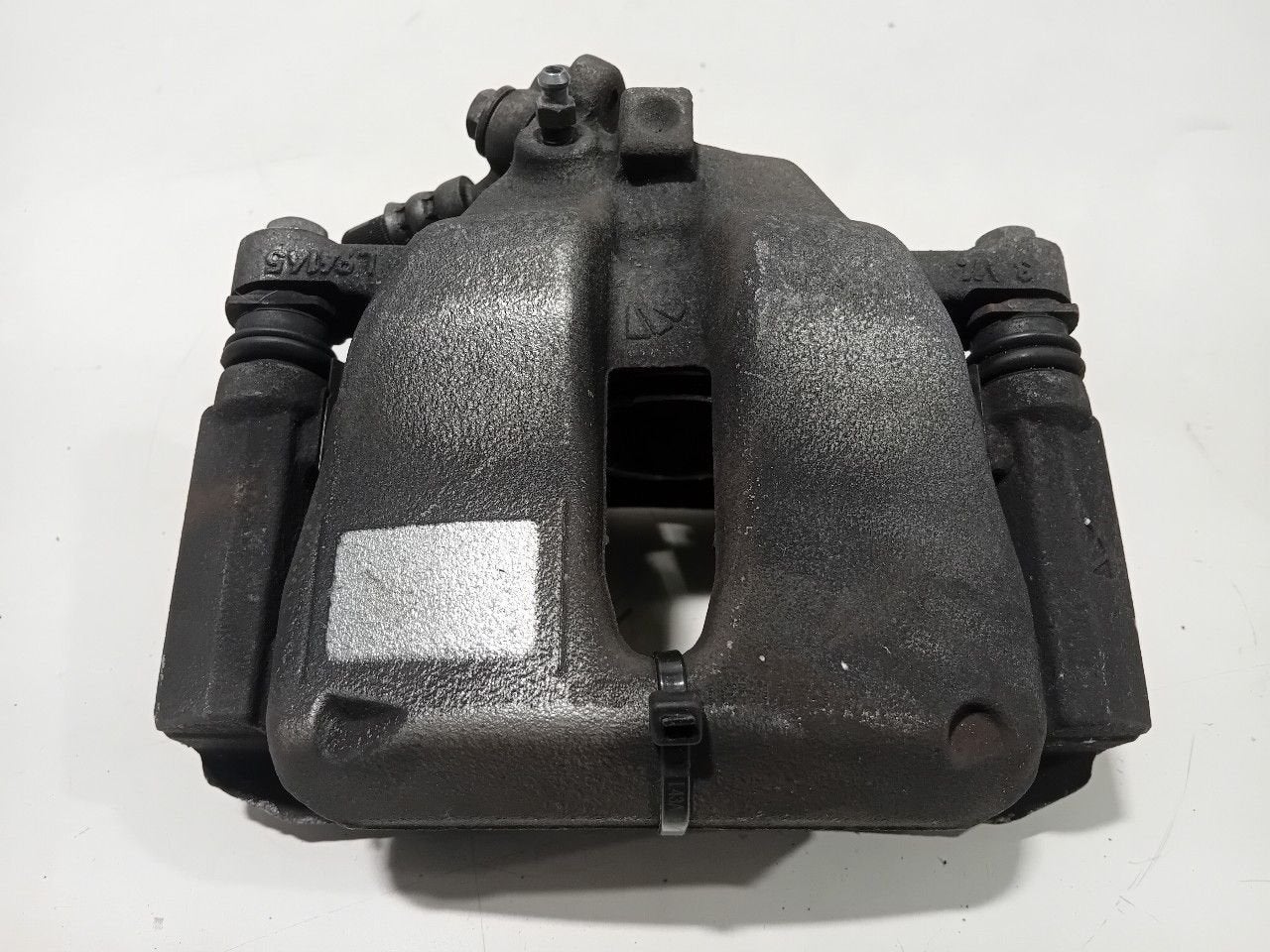 Remklauw rechts voor Opel Corsa, Auto-onderdelen, Onderdelen@venauto.nl, Van der Ven Autorecycling B.V., Gebruikt, Ettenseweg 76, 4706 PB Roosendaal, The Netherlands