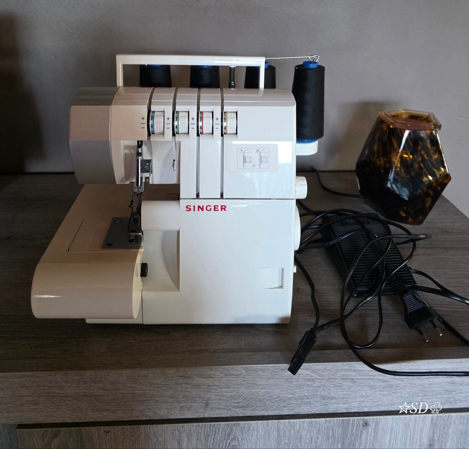 overlock en garen, Hobby en Vrije tijd, Ophalen, Zo goed als nieuw, Lockmachine, Singer