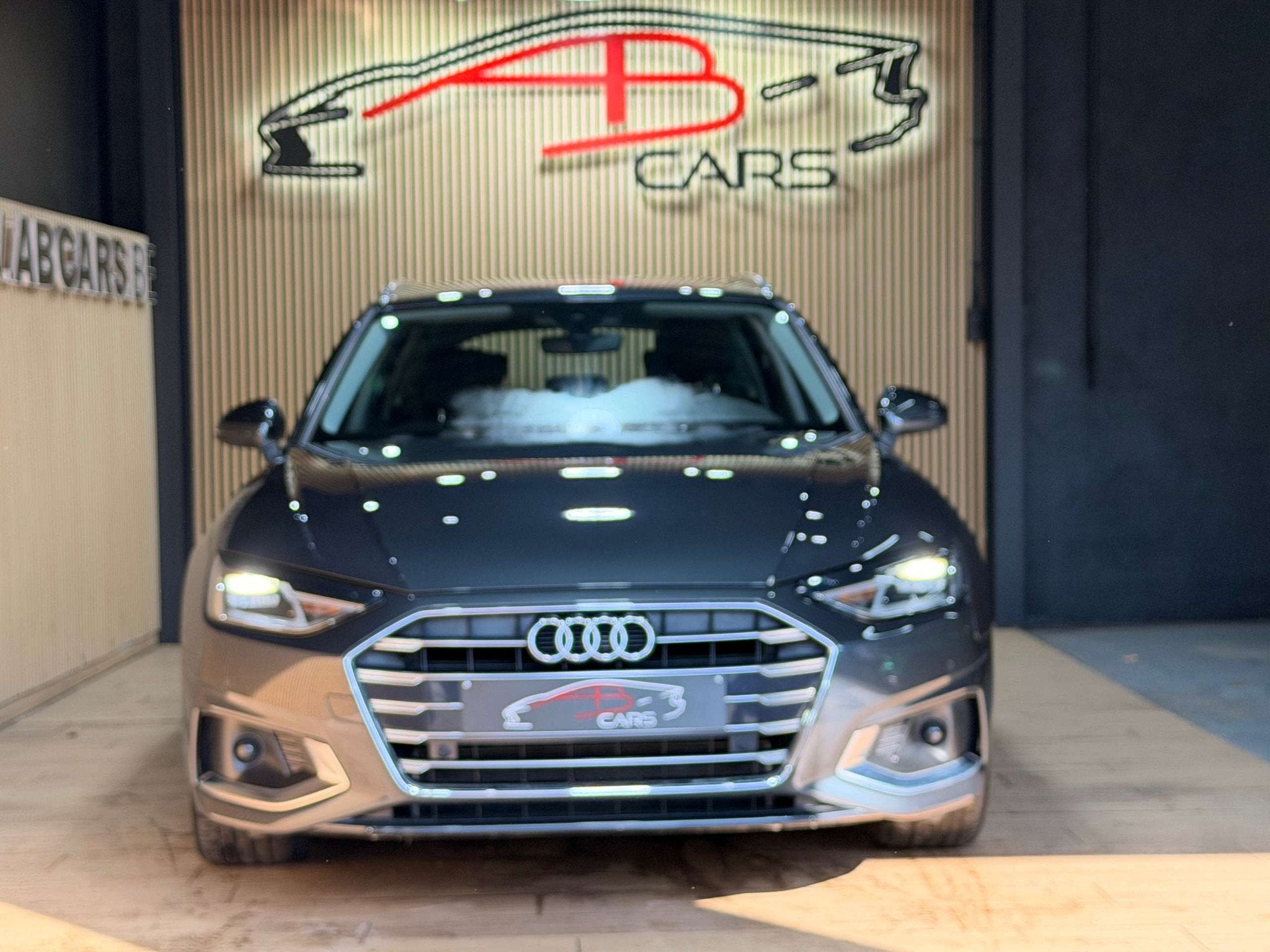 Audi A4 Avant 30 TDi * SPORT * S TRONIC * GARANTIE 12 MOIS *, Auto's, Stof, Gebruikt, 4 cilinders, A4