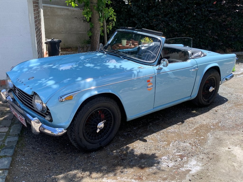 Triump TR4A., Auto's, Achterwielaandrijving, Zwart, 4 cilinders, Cabriolet