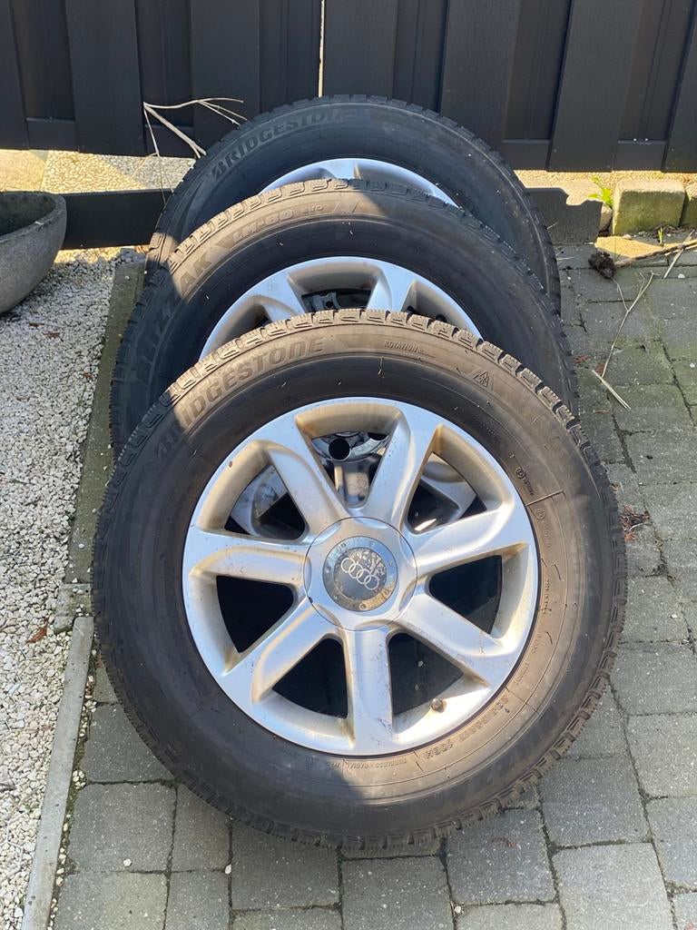 4 jantes et pneus audi q5 bonne etat 235/65/17, Enlèvement, Pneu(s)