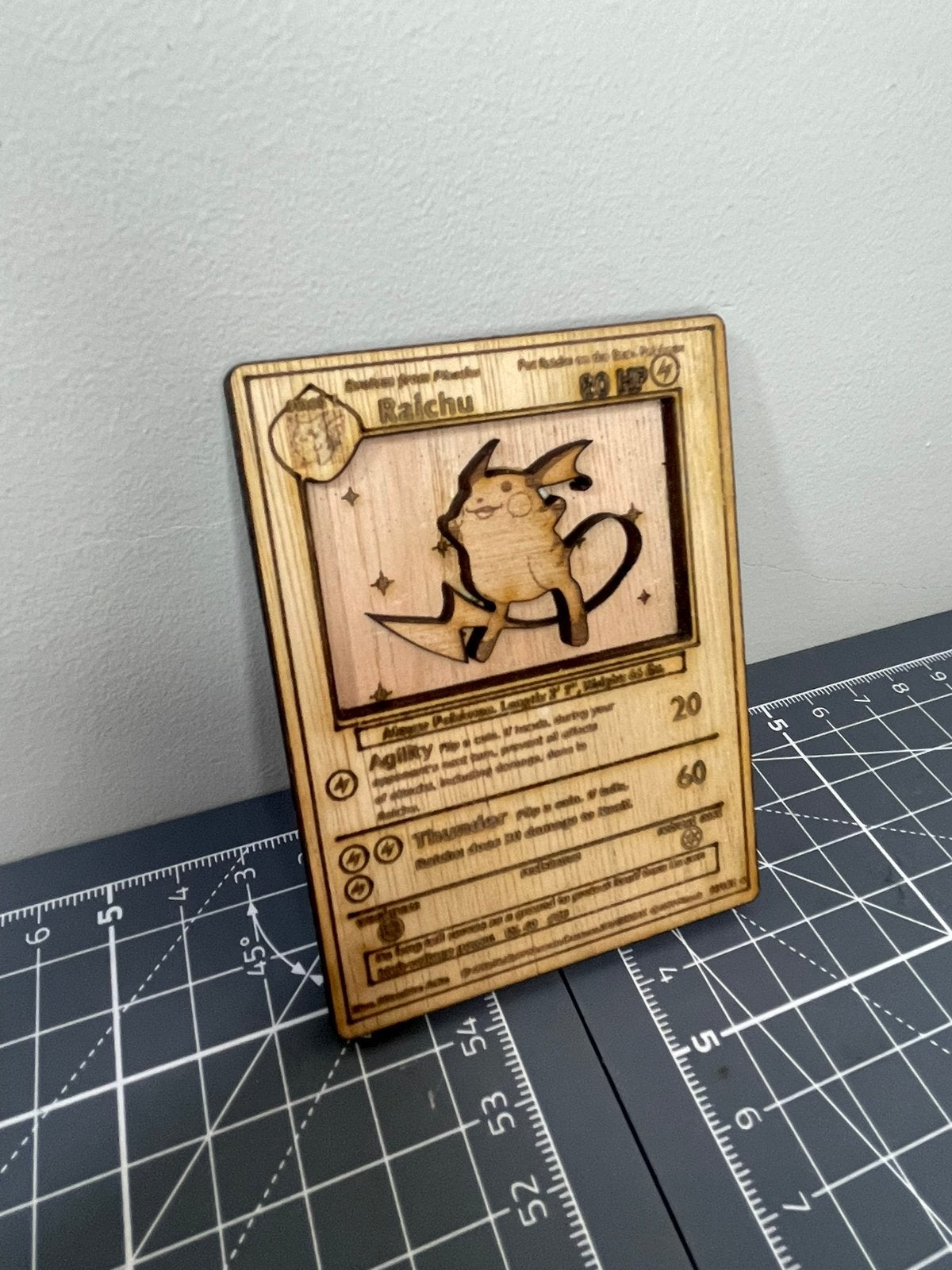 Houten Pokémon kaart Raichu, Ophalen of Verzenden, Nieuw