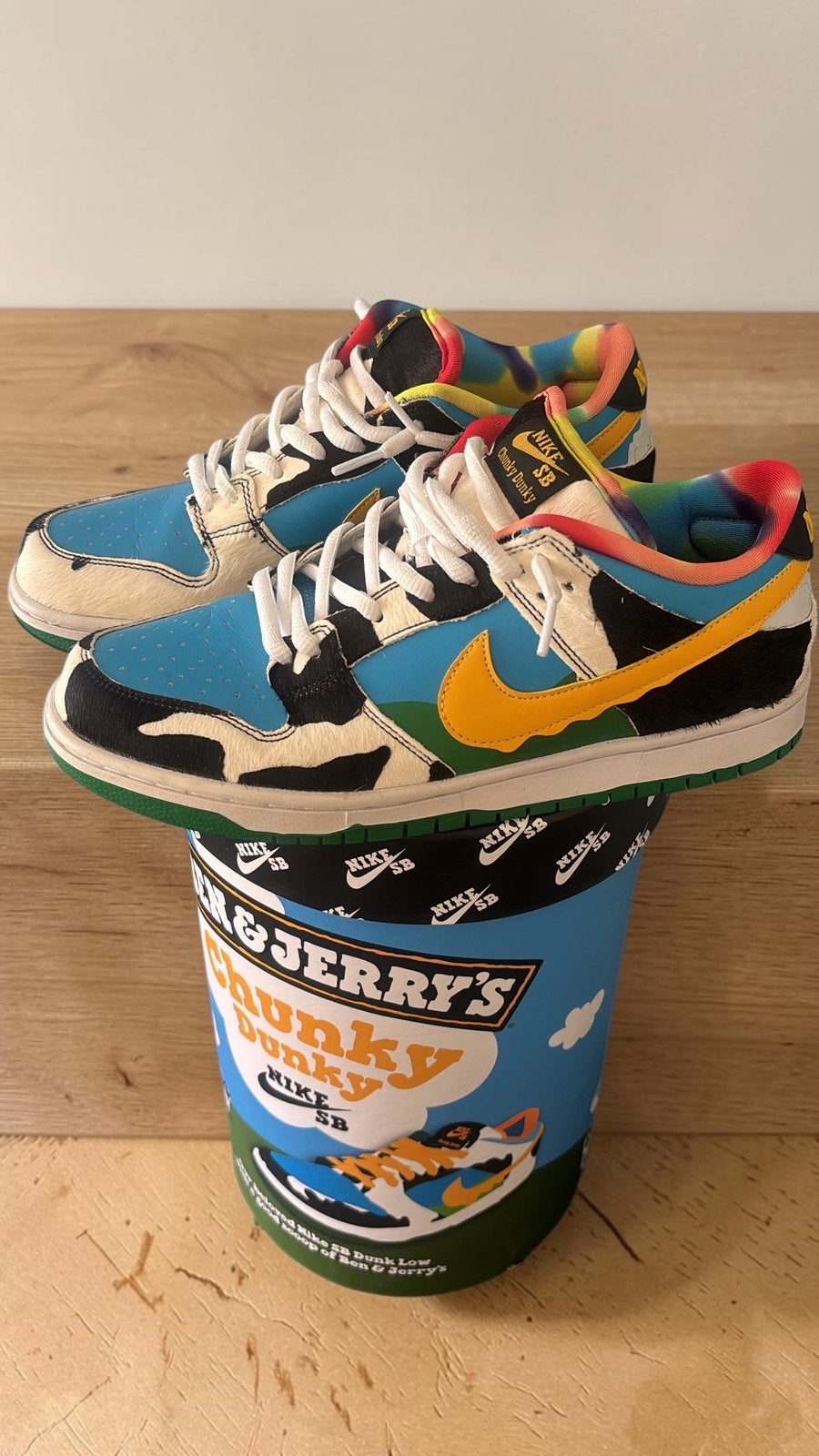 Nike SB Dunk Low “Ben & Jerry’s Chunky Dunky”, Enlèvement ou Envoi, Comme neuf, Baskets