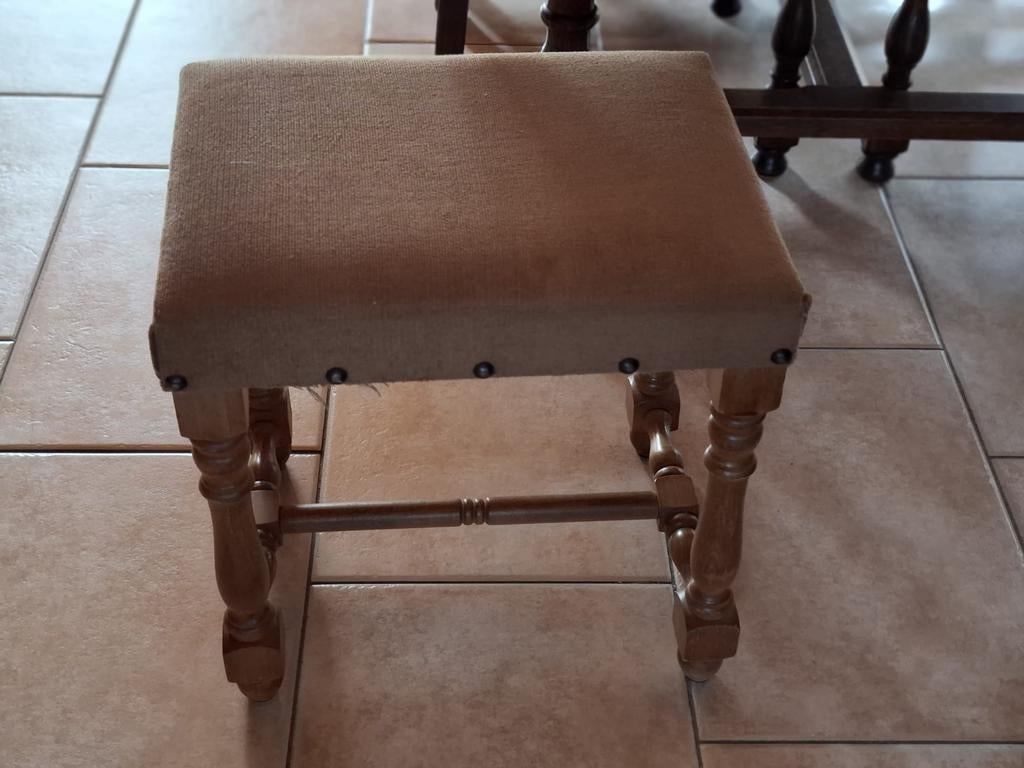 Bijzettafel/voetenbankje, Ophalen