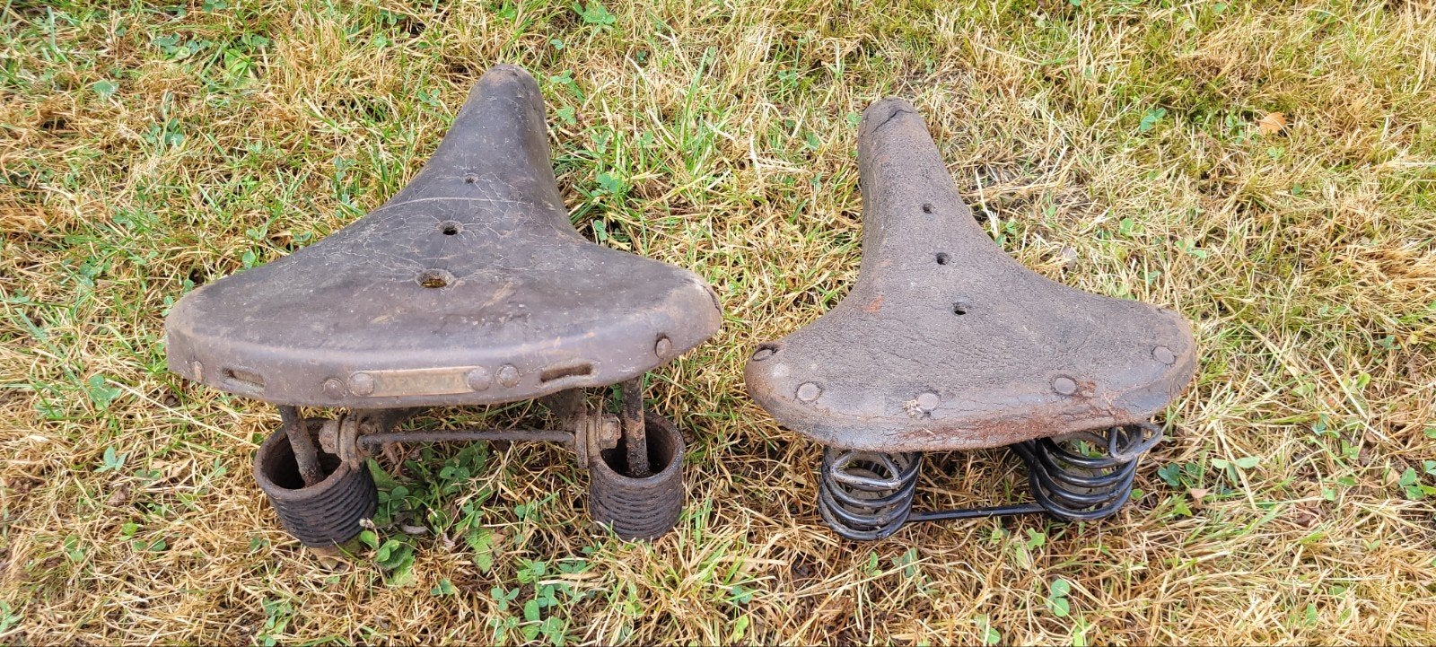 oude fietszadel 2 stuks, Fietsen en Brommers, Ophalen
