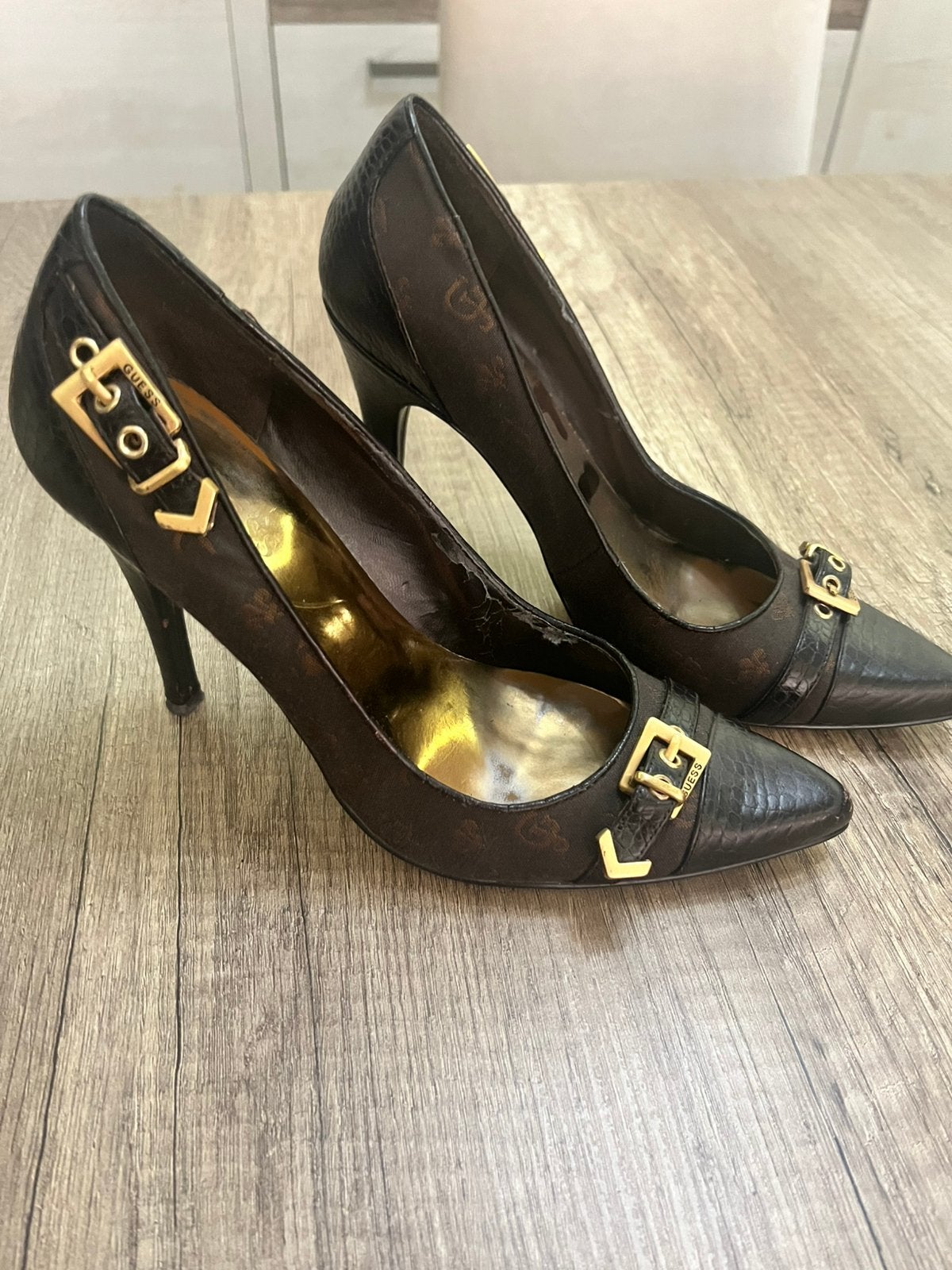 Chaussure GUESS pour femme taille 37 marron, Enlèvement, Comme neuf, Brun