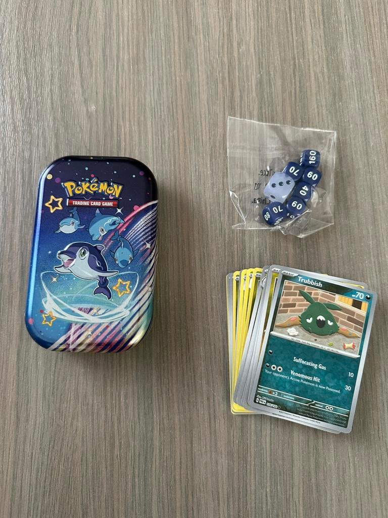 Pokemon tins, Ophalen of Verzenden, Zo goed als nieuw, Meerdere kaarten