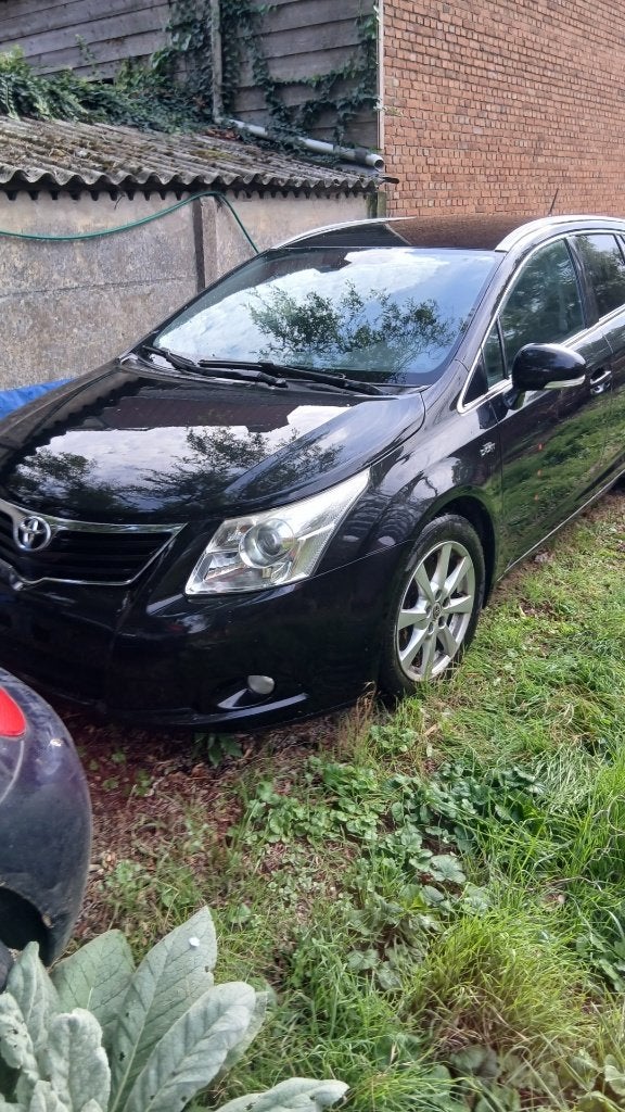 TOYOTA AVENSIS BREAK AUTOMAAR 2.2 D-CAT, Auto's, Stof, 110 kW, Zwart, Navigatiesysteem