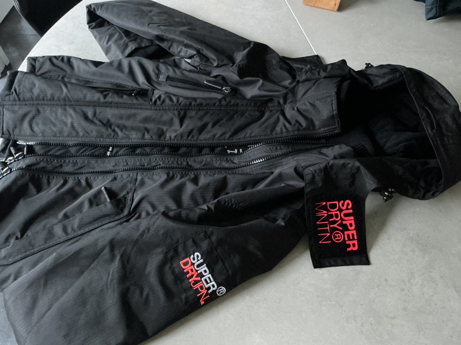 Nieuwe vest van superdry, Ophalen of Verzenden, Nieuw, Maat 38/40 (M), Zwart