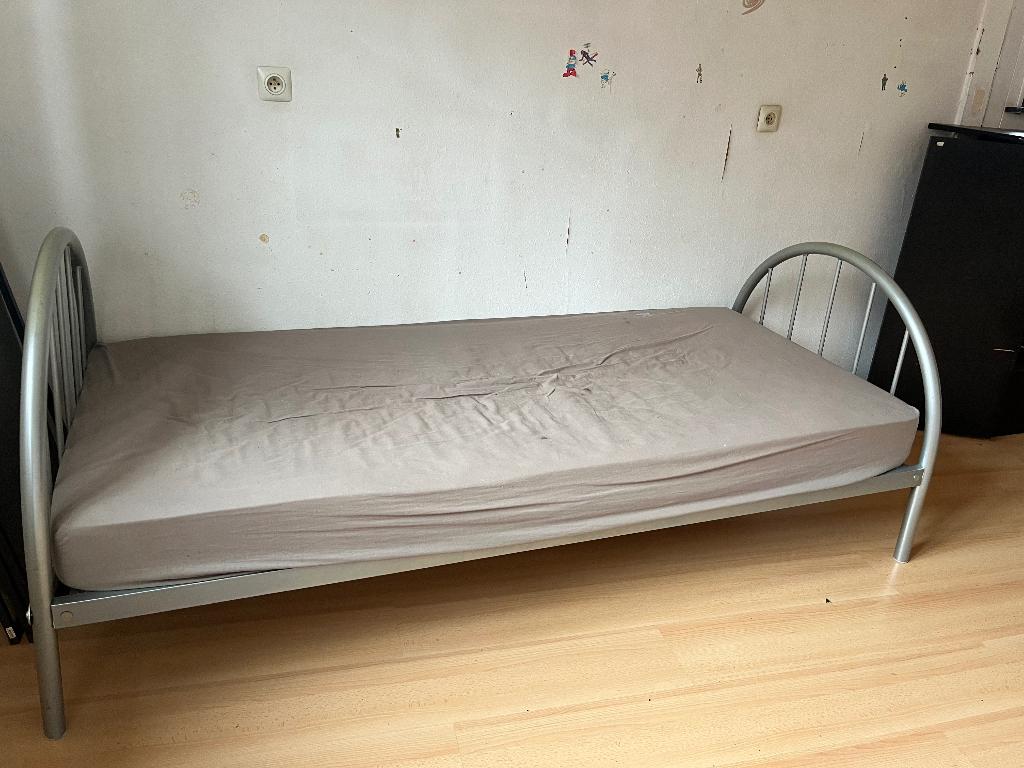 Metalen bed 90 cm met matras, 90 cm, Gris, Une personne, Enlèvement