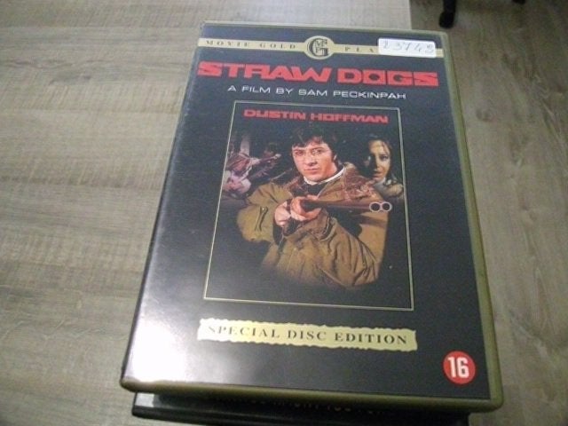 straw dogs, Verzenden
