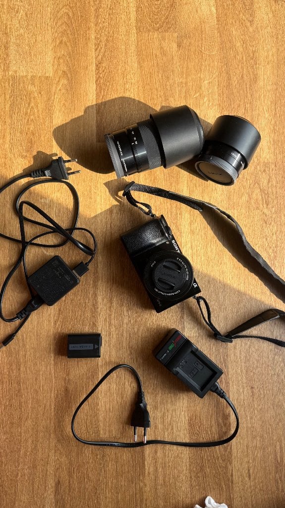 Sony a6000 camera + 2 lenzen, Ophalen, Gebruikt, Lensdop, Sony