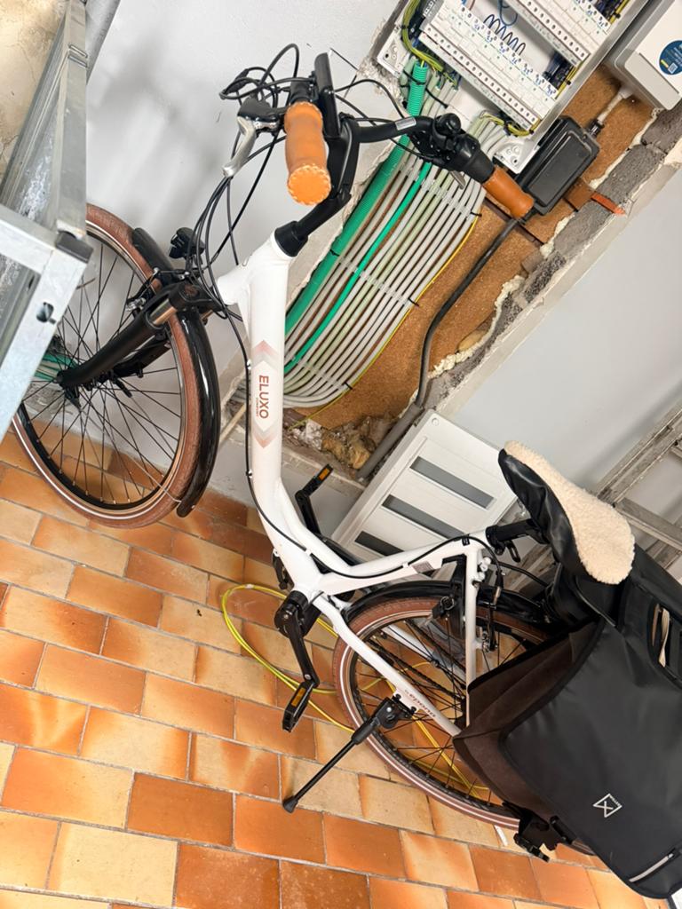 Eluxo E-Voltage City N8, Fietsen en Brommers, Elektrische fietsen, Zo goed als nieuw, 47 tot 51 cm, 50 km per accu of meer, Ophalen