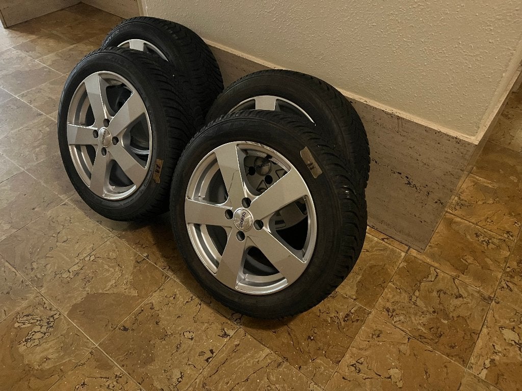 Winterbanden Falken Eurowinter HS01 (Suzuki Swift), Ophalen, Gebruikt, 16 inch, Banden en Velgen