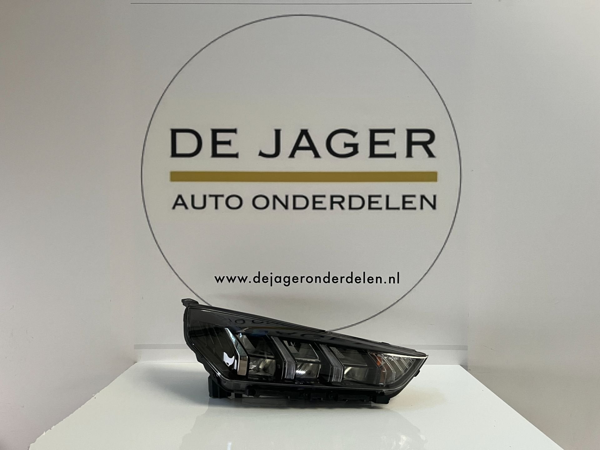 PHARE LED HYUNDAI IONIC FACELIFT DROIT COMPLET 92102-G2, Autos : Pièces & Accessoires, Heolleung-ro 12
06797  Seoul, Info@hyundai.com