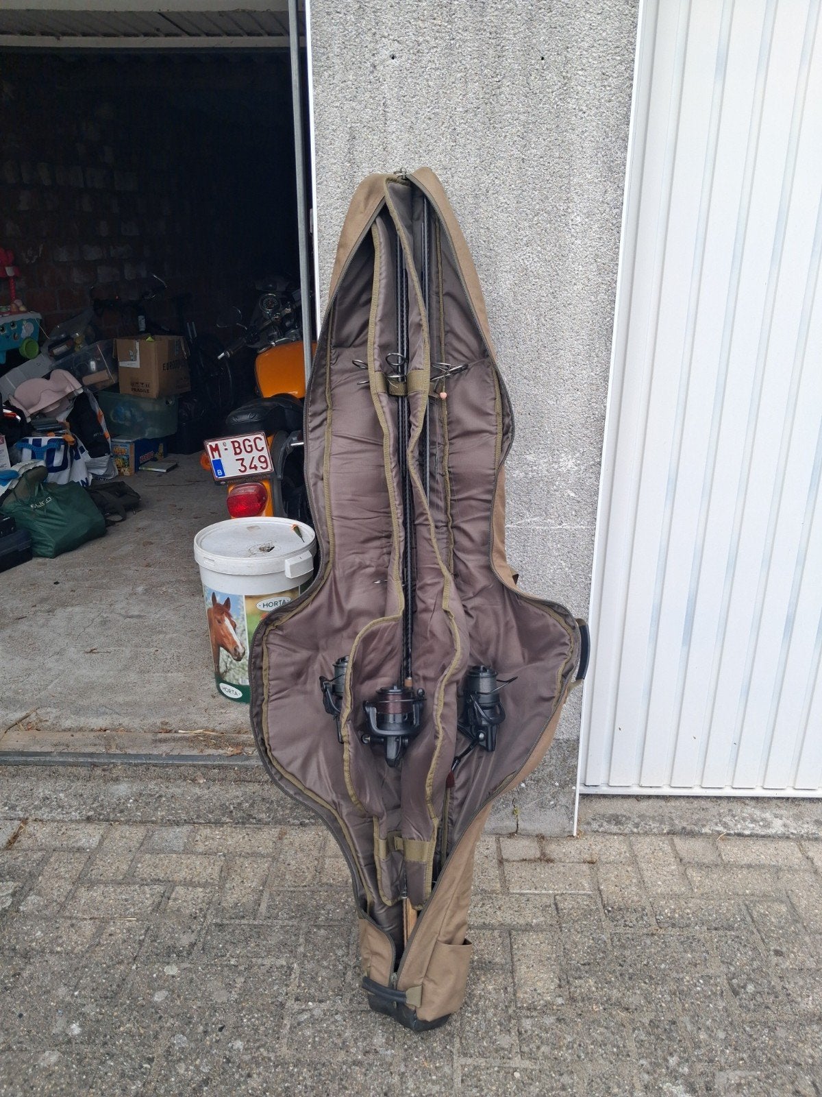 Radical hengels 10ft 3lb + molens + korda compac foudraal, Enlèvement