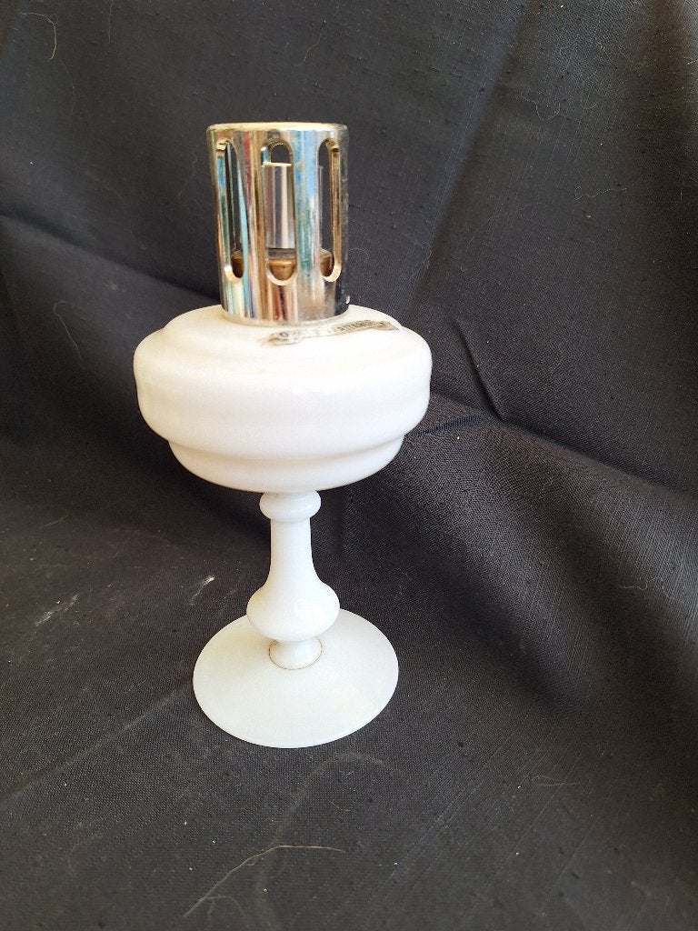 TRES JOLIE ANCIENNE LAMPE BERGER   OPALINE BLANCHE, Ophalen of Verzenden