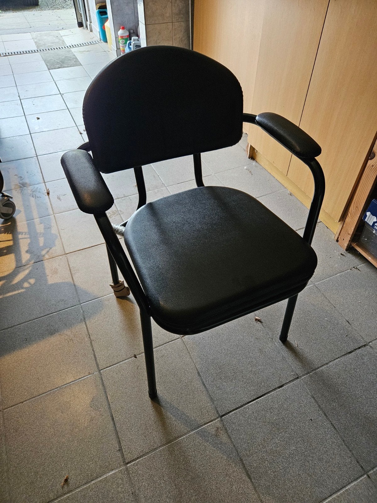 Nieuwe toiletstoel en niet gebruikt te koop, Huis en Inrichting, Stoelen, Ophalen
