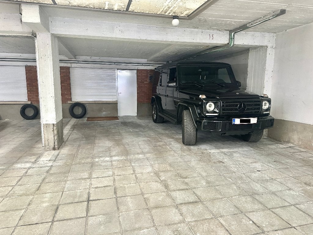 Ruime overdekte parkeerplaats Antwerpen Centrum te huur, Ophalen