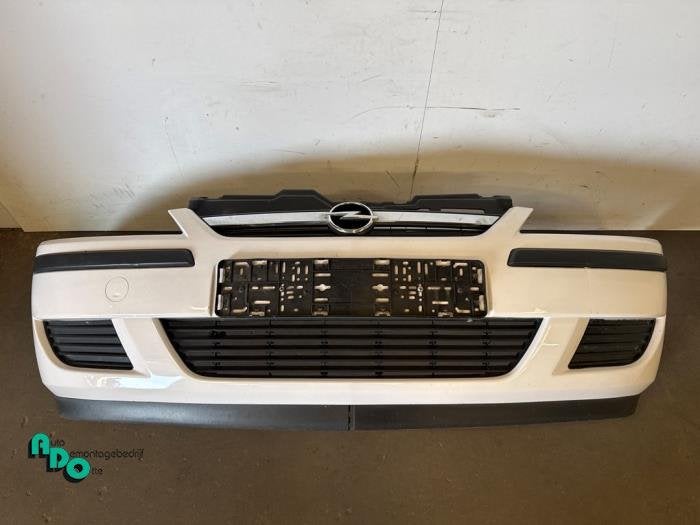Voorbumper van een Opel Combo (Combo 02-) (Y474), Gebruikt, -, -, Opel