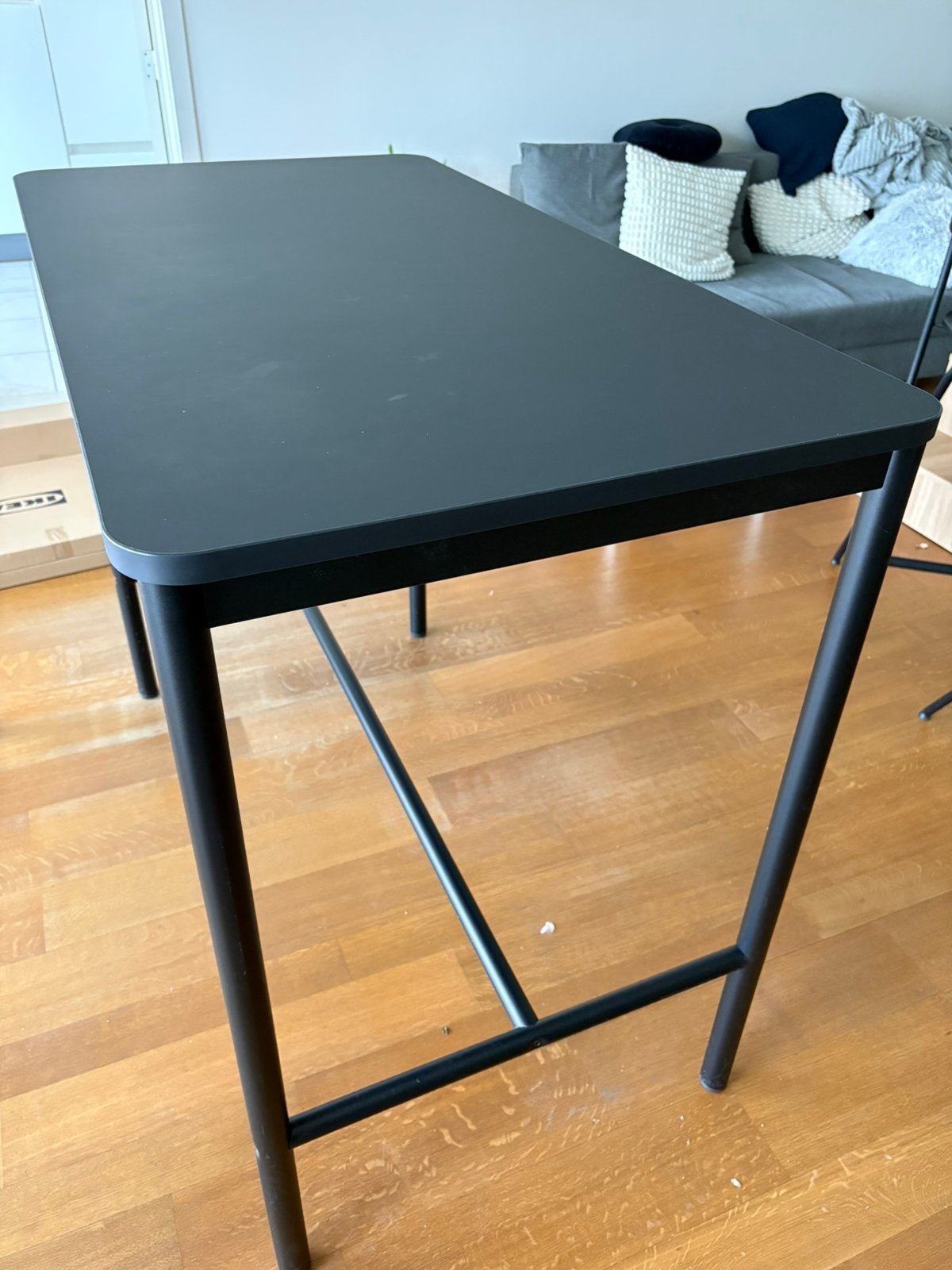 Table haute Ikea noire, Enlèvement, Utilisé
