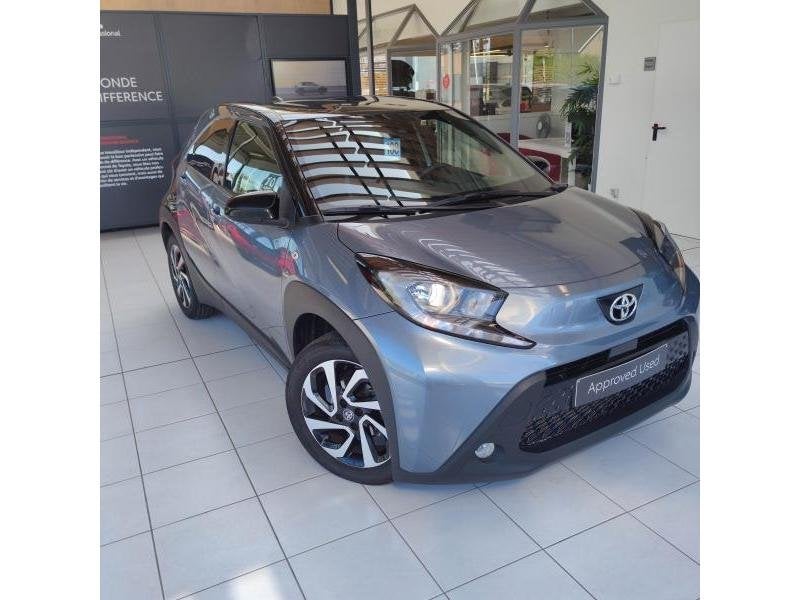 Toyota Aygo pulse, https://public.car-pass.be/vhr/cdf39639-26db-44c1-9a96-92b20279397e, Argent ou Gris, Achat, 998 cm³