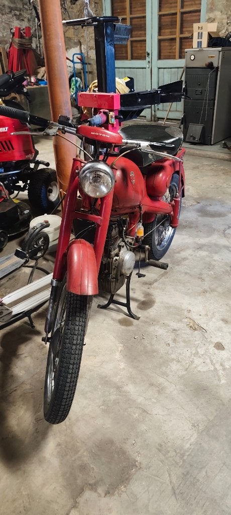 Moto italienne Motom 1951, Enlèvement