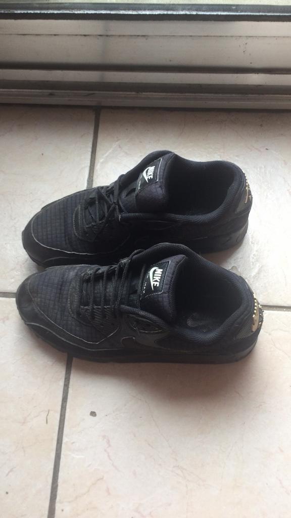 Chaussures basket Nike air Max noire pointure 42, Vêtements | Hommes, Chaussures, Porté
