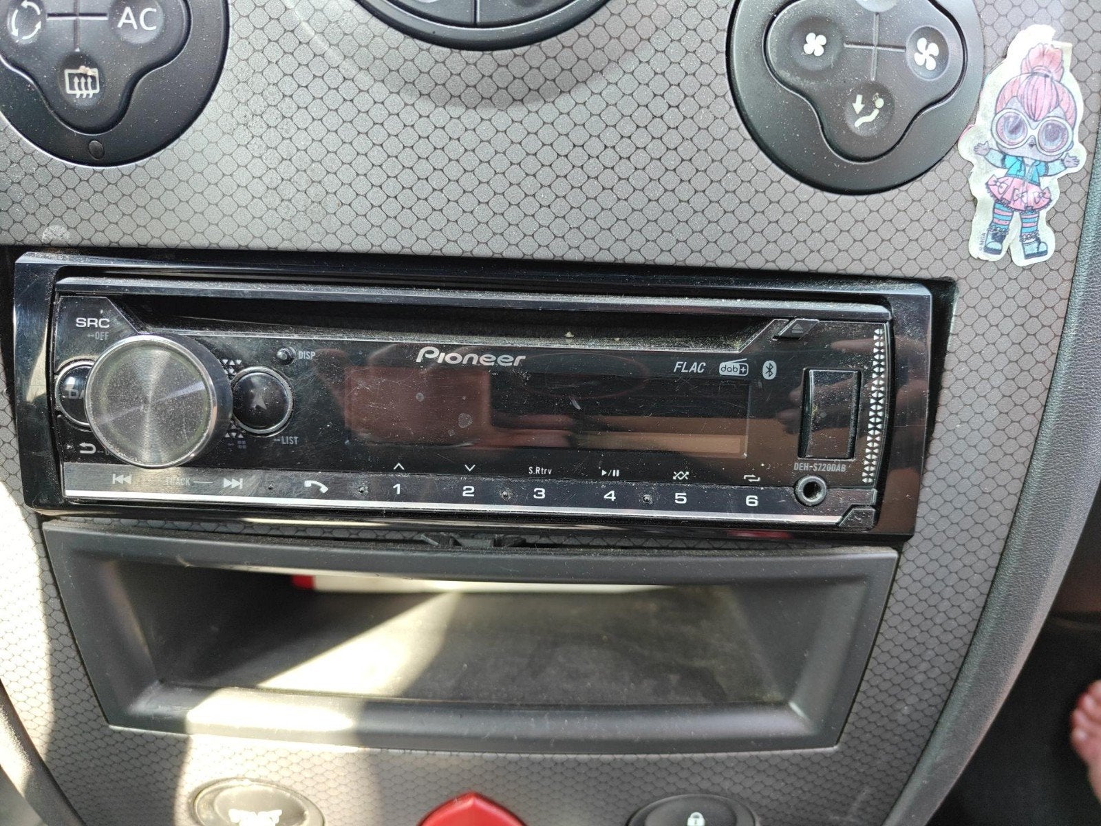 autoradio, Enlèvement