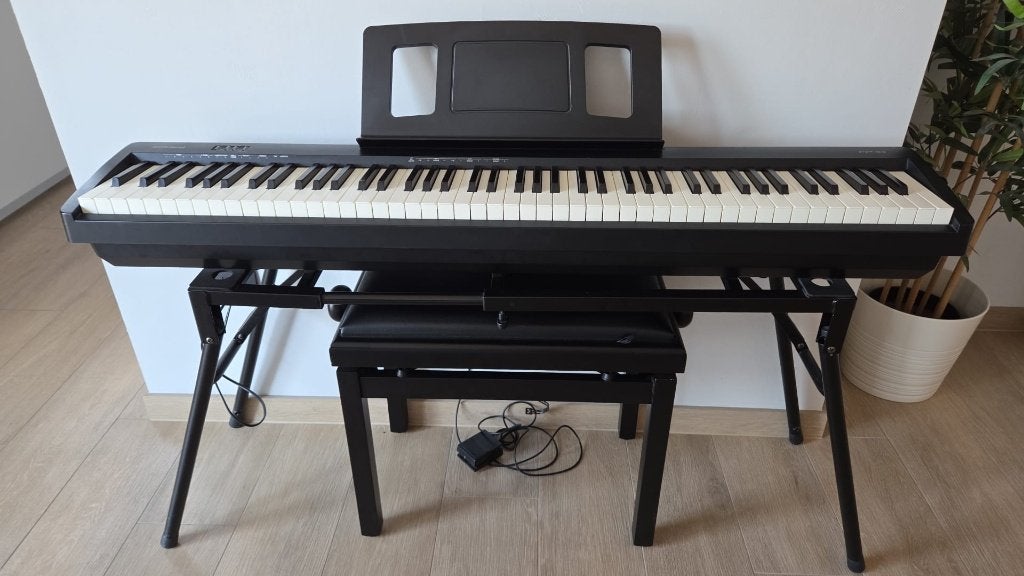Roland FP-10 piano met bankje en stand, Musique & Instruments, Comme neuf, Digital, Enlèvement, Piano