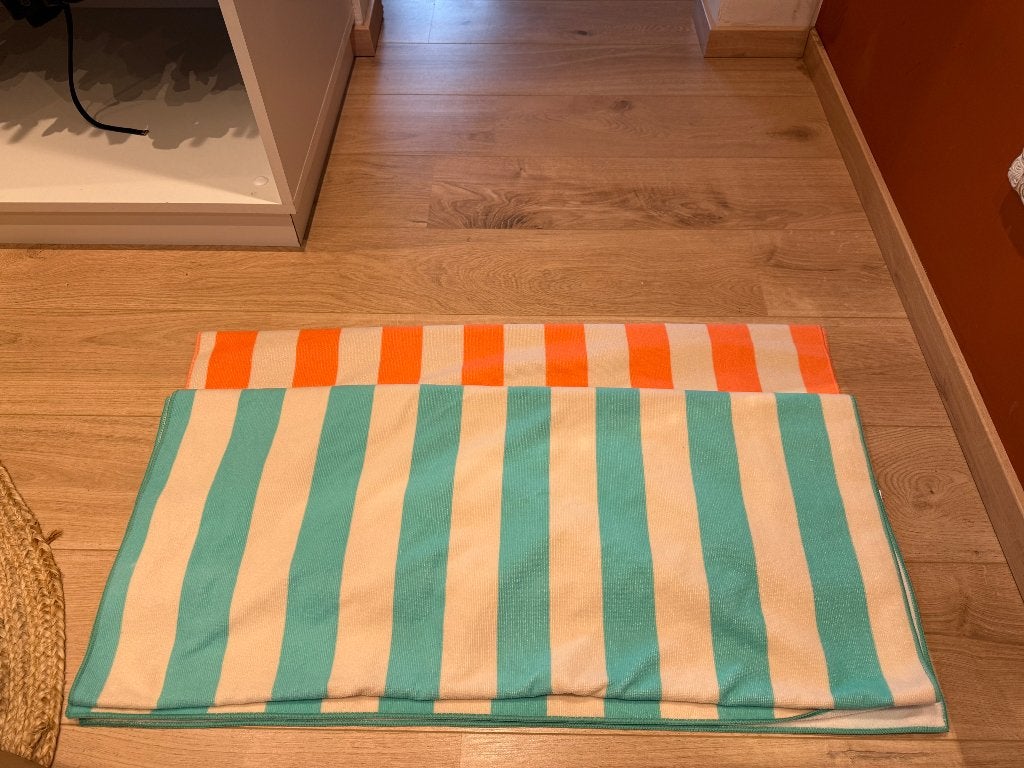 2 essuies de plage Gifi orange/vert, Vacances, Vacances | Soleil & Plage